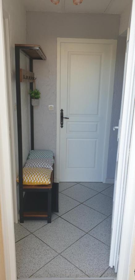 Studio Independant Dans Maison Individuelle Brax  Exterior photo